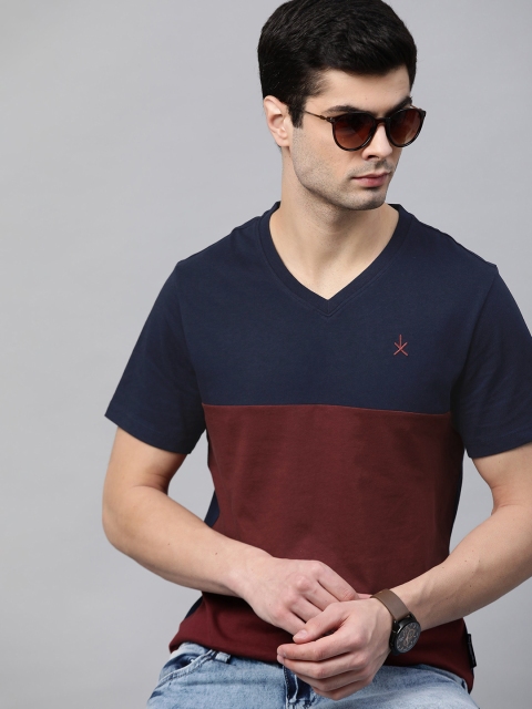 

Roadster Men Navy Blue & Maroon Pure Cotton Colourblocked V-Neck T-shirt