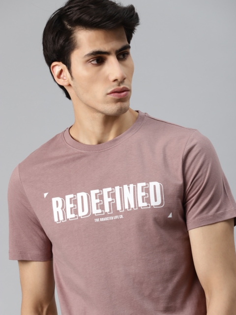 

Roadster Men Mauve & White Pure Cotton Printed T-shirt