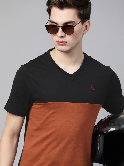 

Roadster Men Rust Black Pure Cotton Colourblocked V-Neck Pure Cotton T-shirt