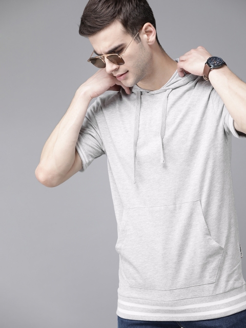 

Roadster Men Grey Solid Hooded T-Shirt