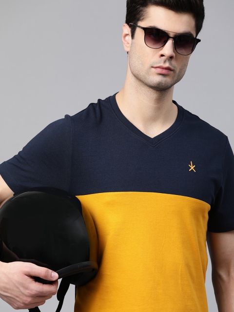 

Roadster Men Navy Blue & Mustard Yellow Colourblocked Pure Cotton T-shirt