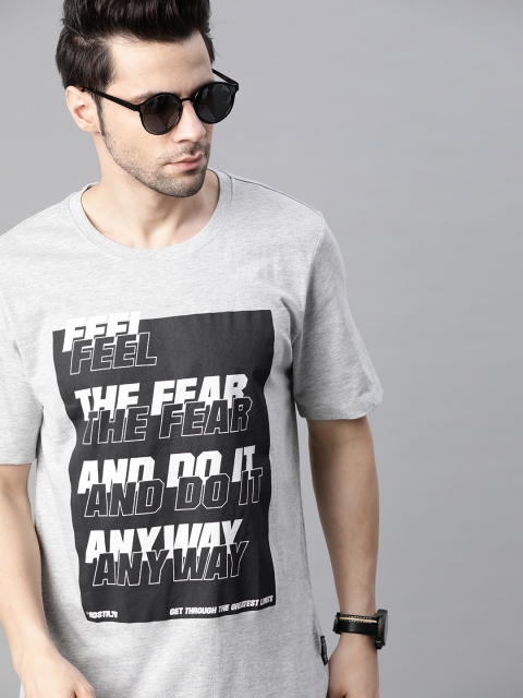 

Roadster Men Grey Melange & Black Typography Printed T-shirt