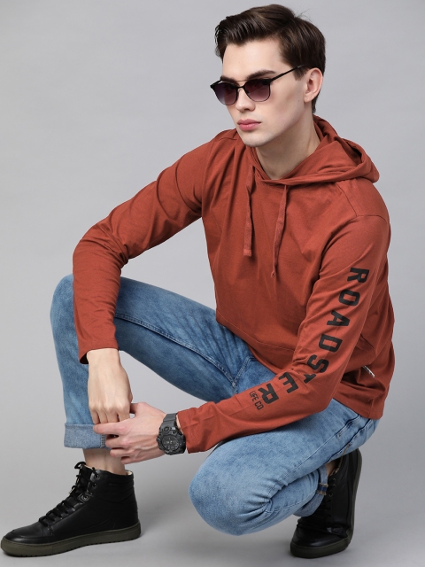 

Roadster Men Rust Brown Solid Hooded Pure Cotton T-shirt