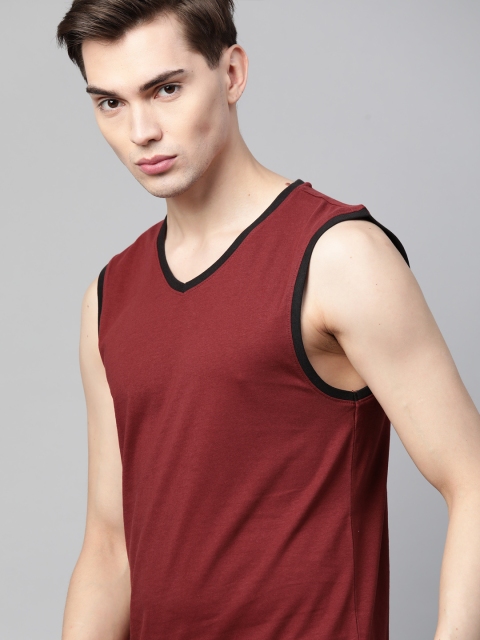 

Roadster Men Maroon Pure Cotton V-Neck Pure Cotton T-shirt