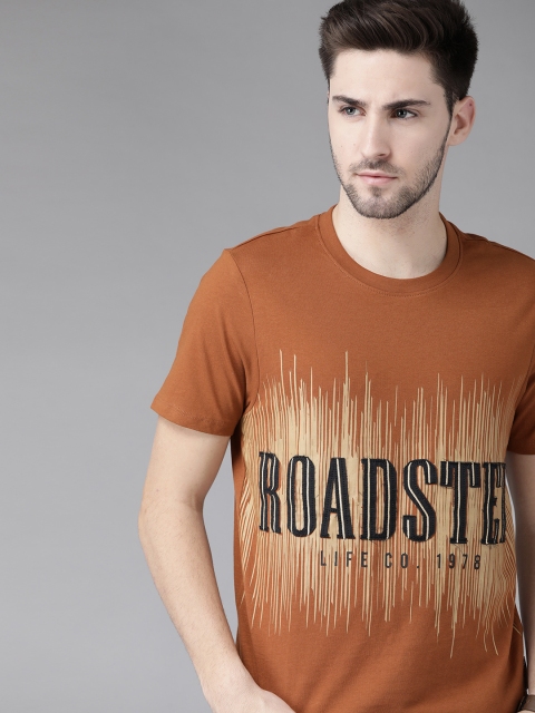 

Roadster Men Rust Black Pure Cotton Brand Logo Applique Pure Cotton T-shirt