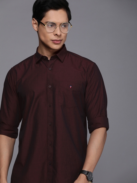 

Louis Philippe Sport Men Burgundy Slim Fit Solid Pure Cotton Casual Shirt