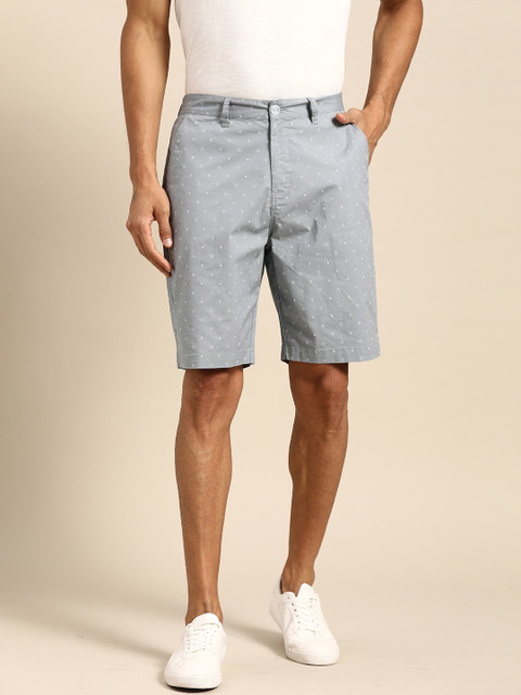 

United Colors of Benetton Men Grey & White Printed Comfort Fit Chino Shorts