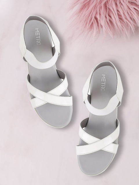 

Metro Women White Solid Sandals