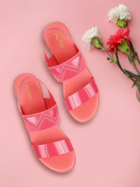 

Metro Women Pink Solid Sandals