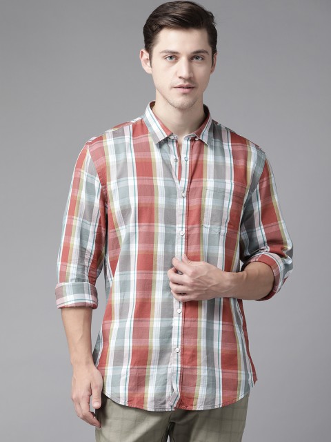 

Blackberrys Men White & Pink India Slim Fit Cotton Checked Casual Shirt