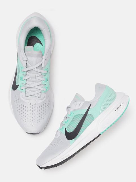 

Nike Women Grey AIR ZOOM VOMERO 15 Running Shoes