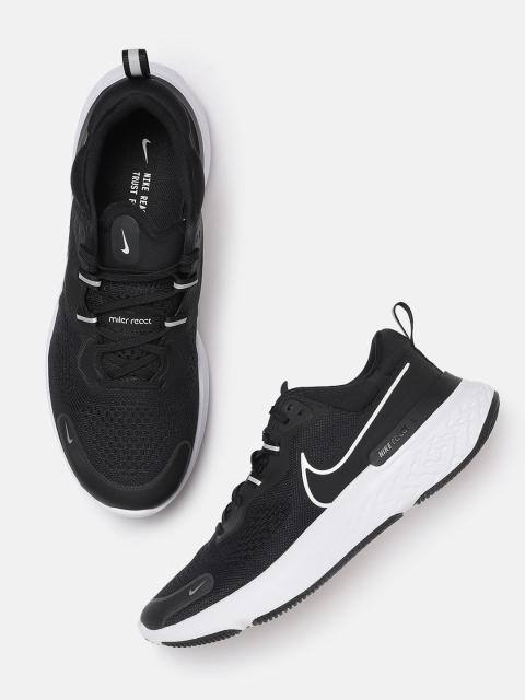 

Nike Men Black & White NIKE REACT MILER 2 Running Shoes