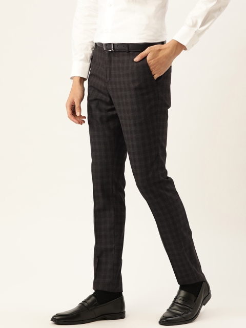 

INVICTUS Men Charcoal Grey Checked Formal Trousers