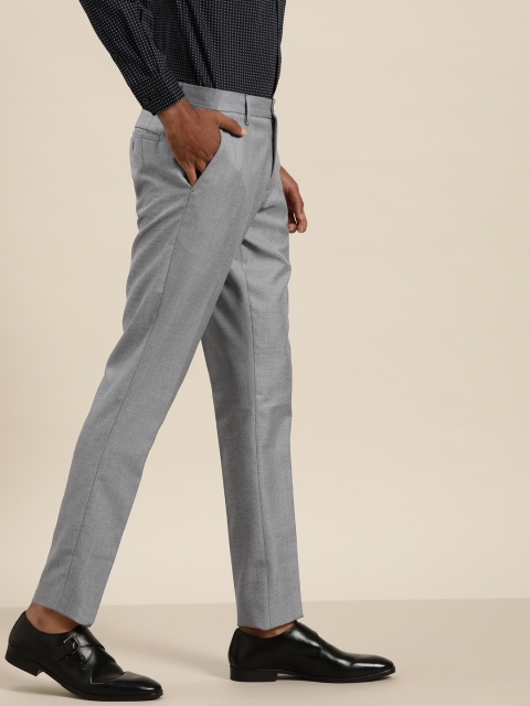 

INVICTUS Men Grey Textured Slim Fit Trousers