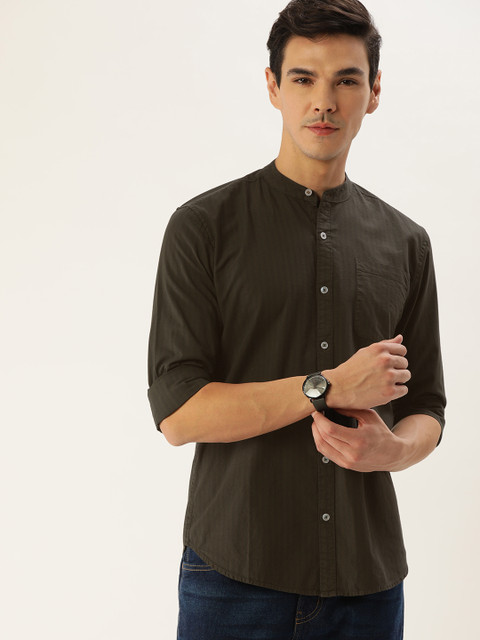 

INVICTUS Men Olive Solid Pure Cotton Casual Shirt