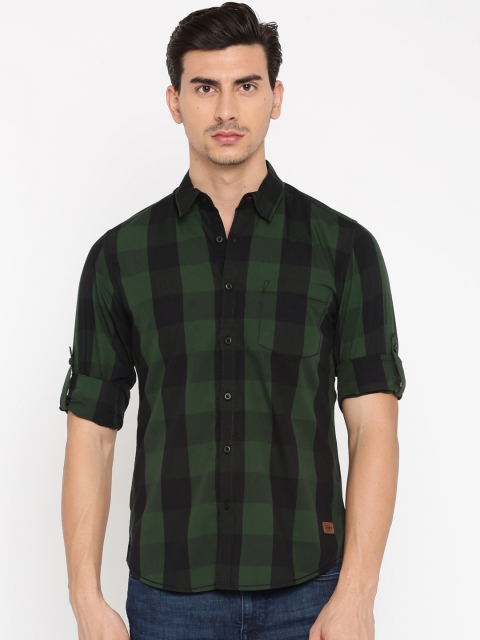 

Roadster Men Black & Green Regular Fit Checked Casual Shirt