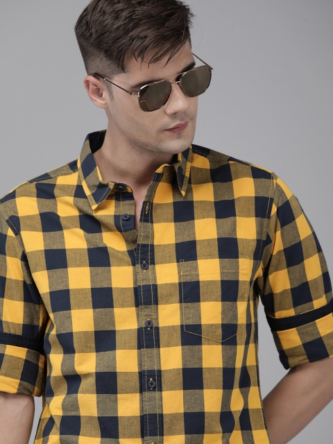 

Roadster Men Yellow & Black Checked Casual Shirt