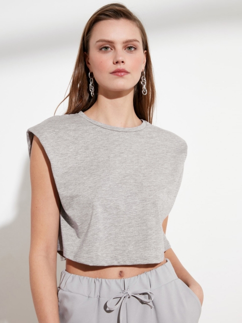 

Trendyol Women Grey Melange Solid Shoulder Pad Cropped Top