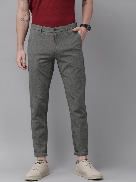 

U.S. Polo Assn. Men Grey Slim Fit Solid Regular Trousers