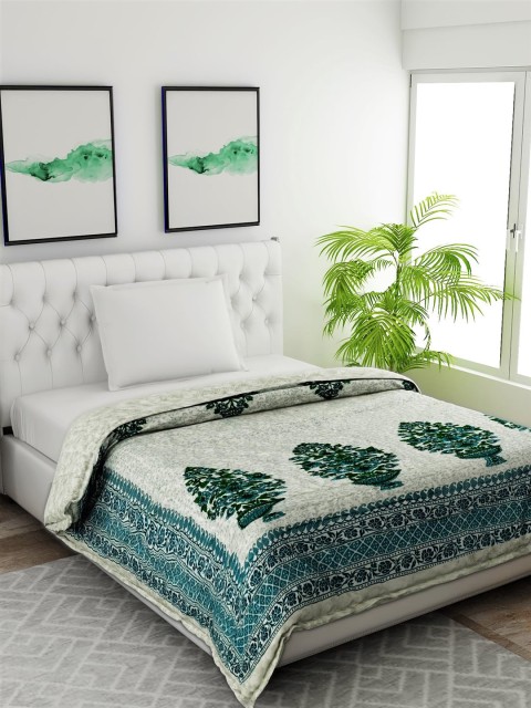 

Salona Bichona Off-White & Green Ethnic Motifs Mild Winter 120 GSM Single Bed Quilt