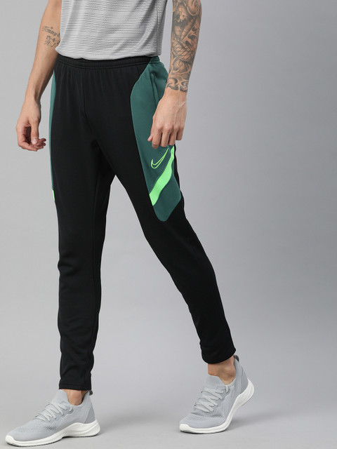 

Nike Men Black Regular Fit Dri-FIT AS M NK DRY ACD Solid Joggers