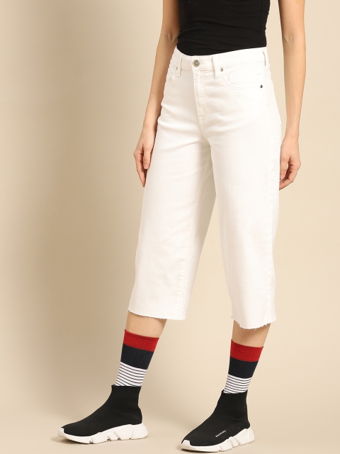 

United Colors of Benetton Women White Solid Regular Fit Denim Capris