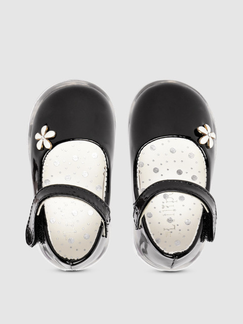 

Lil Lollipop Infant Girls Black Solid Patent Finish Mary janes with Applique Detail