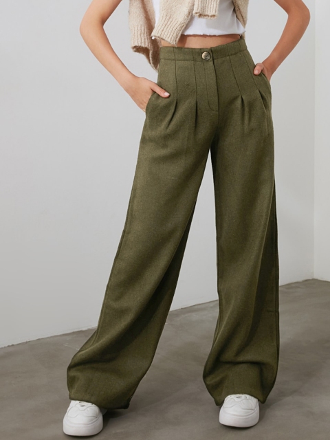 

TRENDYOL COLLECTION Women Olive Green Solid Parallel Trousers