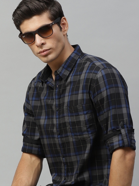 

Roadster Men Black & Grey Pure Cotton Checked Casual Shirt