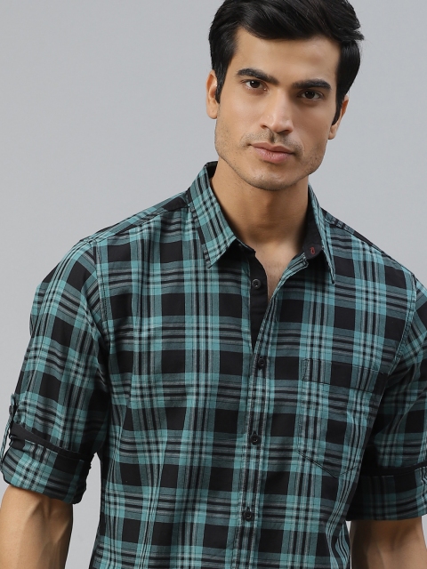 

The Roadster Lifestyle Co Men Green & Black Cotton Regular Fit Checked Casual Shirt