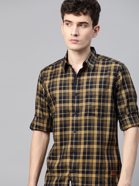

Roadster Men Yellow Tartan & Navy Blue Checks Pure Cotton Casual Shirt