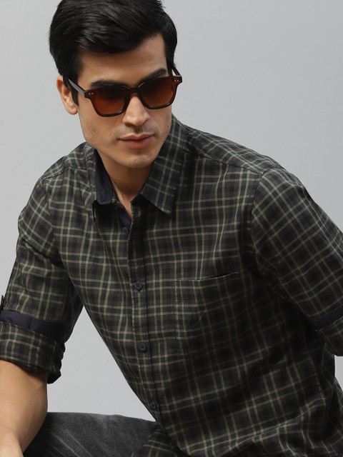 

Roadster Men Olive Green & Black Checked Pure Cotton Regular Fit Casual Shirt