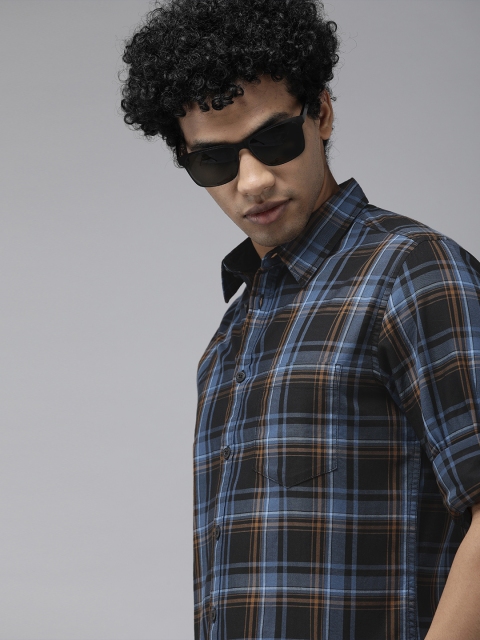 

Roadster Men Blue & Black Checked Casual Shirt