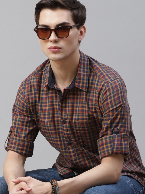 

Roadster Men Blue & Red Regular Fit Checked Pure Cotton Casual Shirt