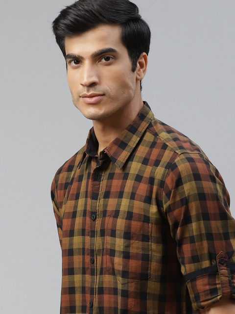 

Roadster Men Black & Rust Brown Checked Pure Cotton Regular Fit Casual Shirt
