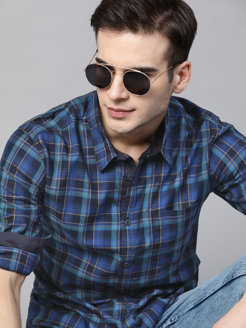 

Roadster Men Navy Blue & Black Pure Cotton Checked Casual Shirt