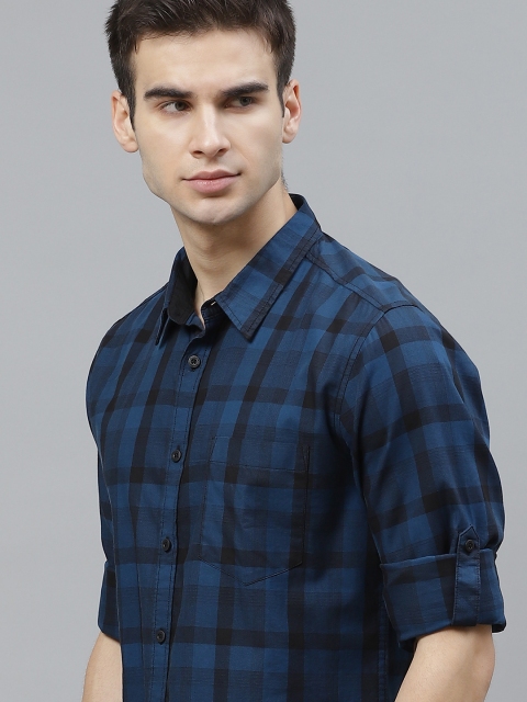 

Roadster Men Blue & Black Regular Fit Checked Pure Cotton Casual Shirt