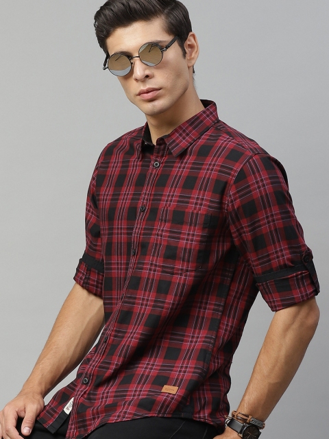 

Roadster Men Red & Black Checked Pure Cotton Regular Fit Casual Shirt