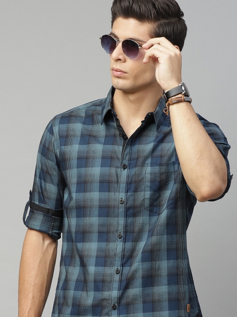 

Roadster Men Blue Pure Cotton Checked Casual Shirt