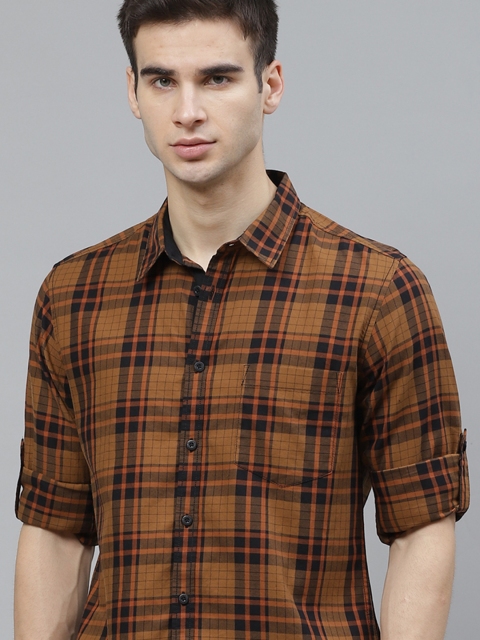 

The Roadster Lifestyle Co Men Mustard Brown & Black Regular Fit Checked Pure Cotton Casual Shirt