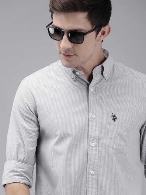 

U.S. Polo Assn. Men Grey & White Tailored Fit Striped Shirt