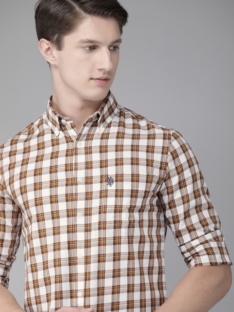 

U.S. Polo Assn. Men Brown & White Tailored Fit Checked Casual Shirt