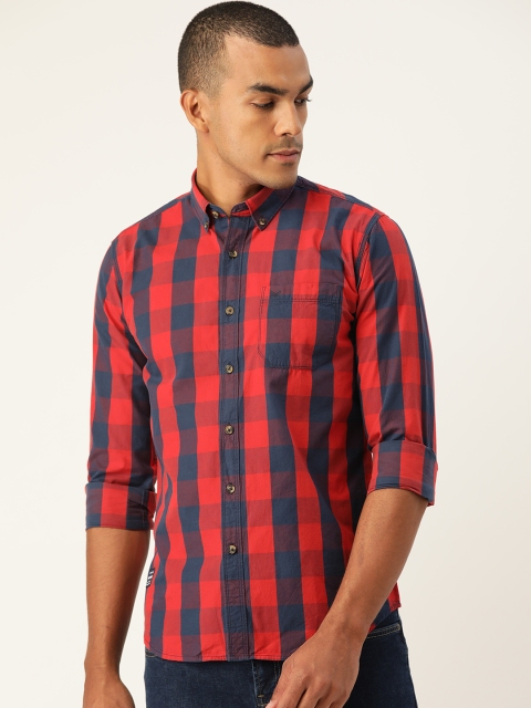 

RED & BLUE Men Red & Navy Blue Pure Cotton Regular Fit Checked Casual Shirt