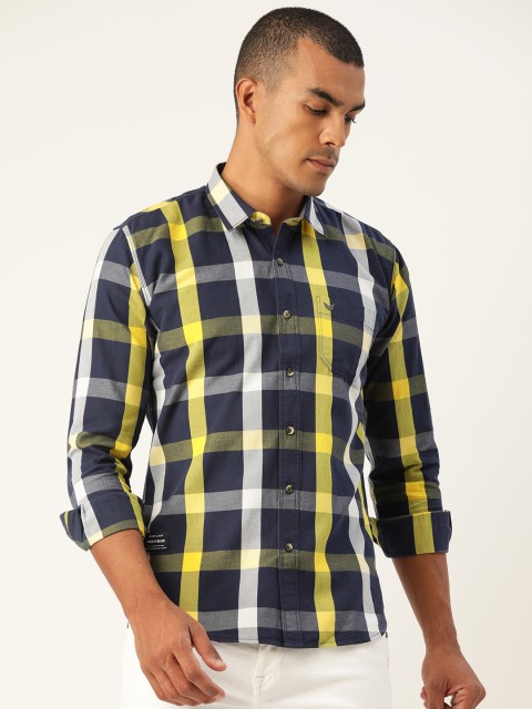 

RED & BLUE Men Navy Blue & White Pure Cotton Regular Fit Checked Casual Shirt