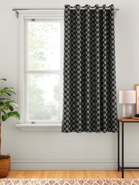

Aura Black & White Geometric Patterned Single Window Curtain