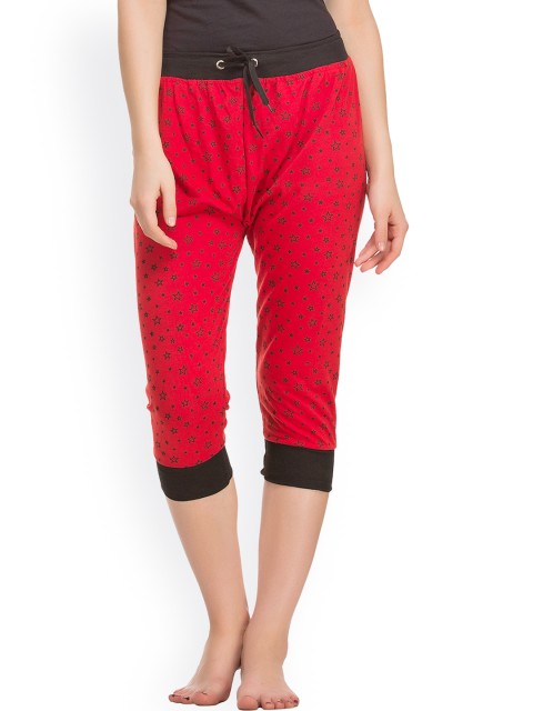

Clovia Red Printed Slim Fit Sleep Capris LB0024P04O