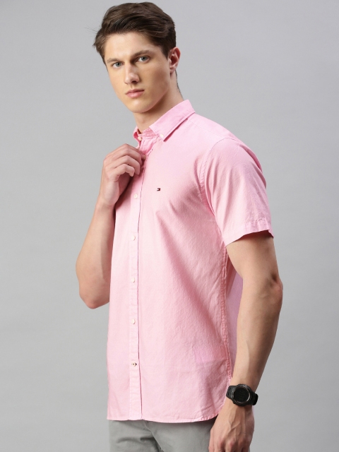 

Tommy Hilfiger Men Pink Regular Fit Solid Casual Shirt
