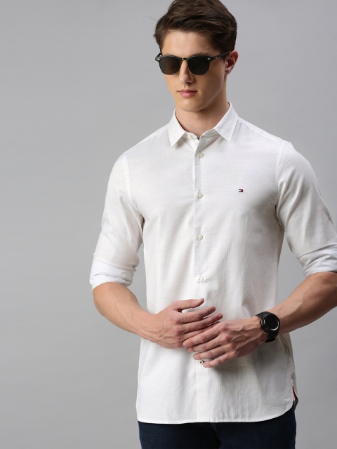 

Tommy Hilfiger Men White Slim Fit FLEX HERRINGBONE Solid Casual Shirt