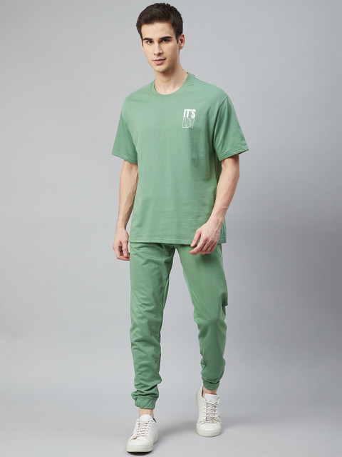 

M&H Easy Men Green Solid T-shirt with Trousers