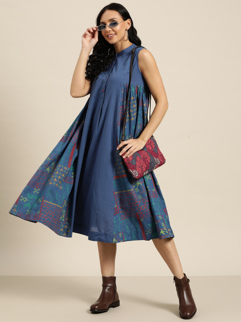 

Sangria Navy Blue & Coral Red Motifs Print Cotton Gathered Panelled A-Line Midi Dress